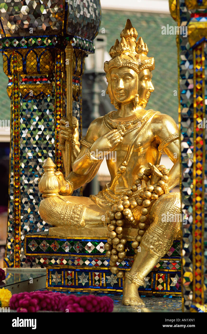 Thailand, Bangkok, Statue of the Four Headed Image of Brahma or Phra Phrom at the Erawan Shrine Stock Photo