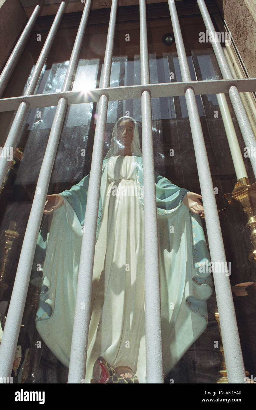 madonna statue in religious gift shop near vatican rome Stock Photo Alamy
