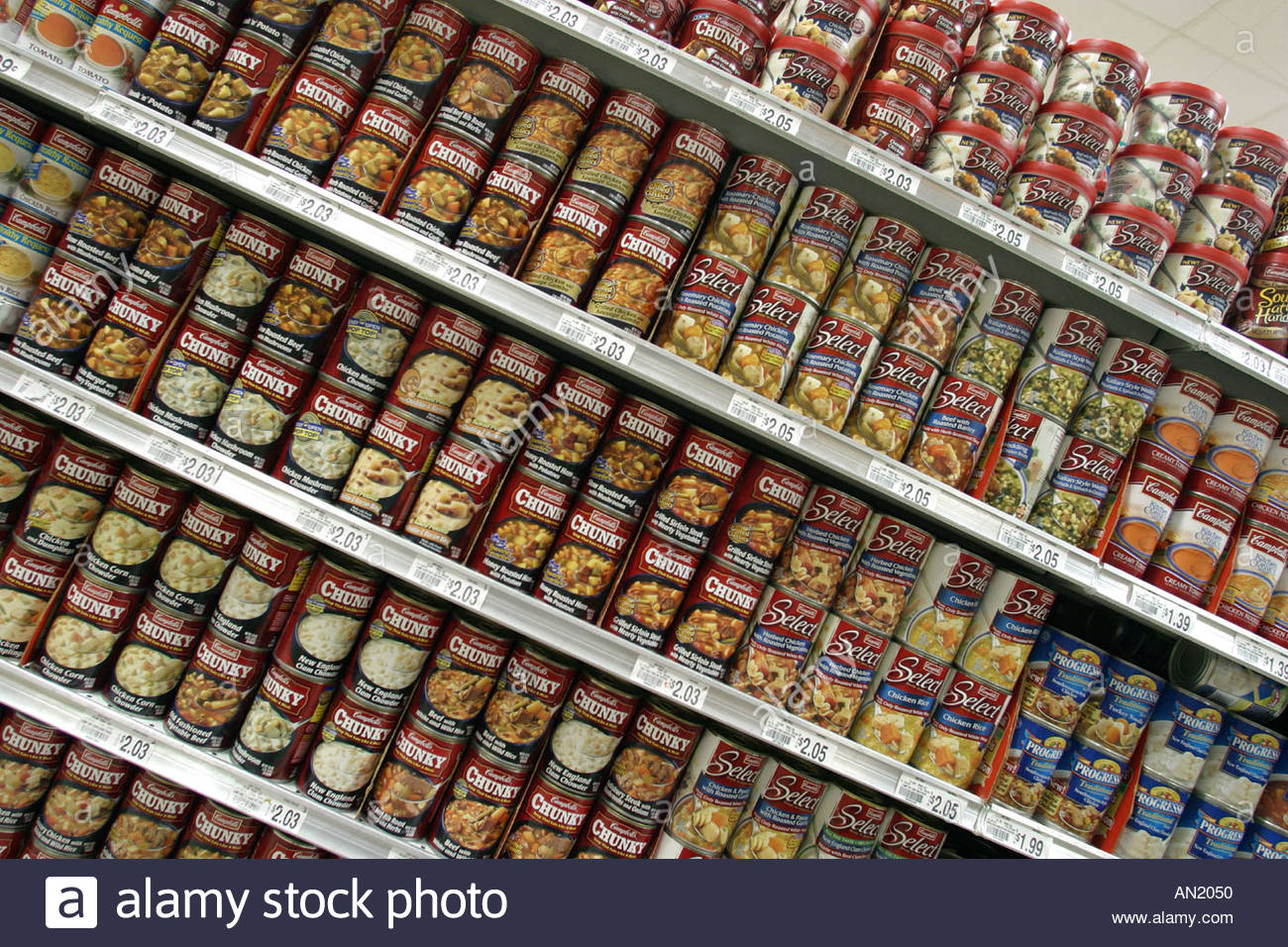 Cans Of Soup Supermarket Stock Photos & Cans Of Soup Supermarket Stock