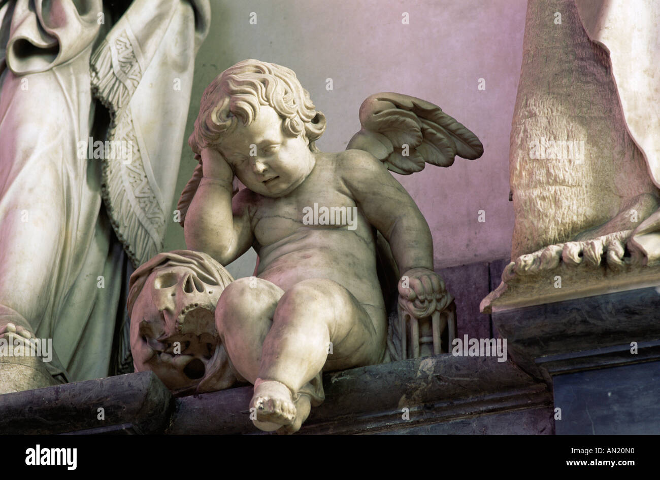 The weeping angel amiens hi-res stock photography and images - Alamy