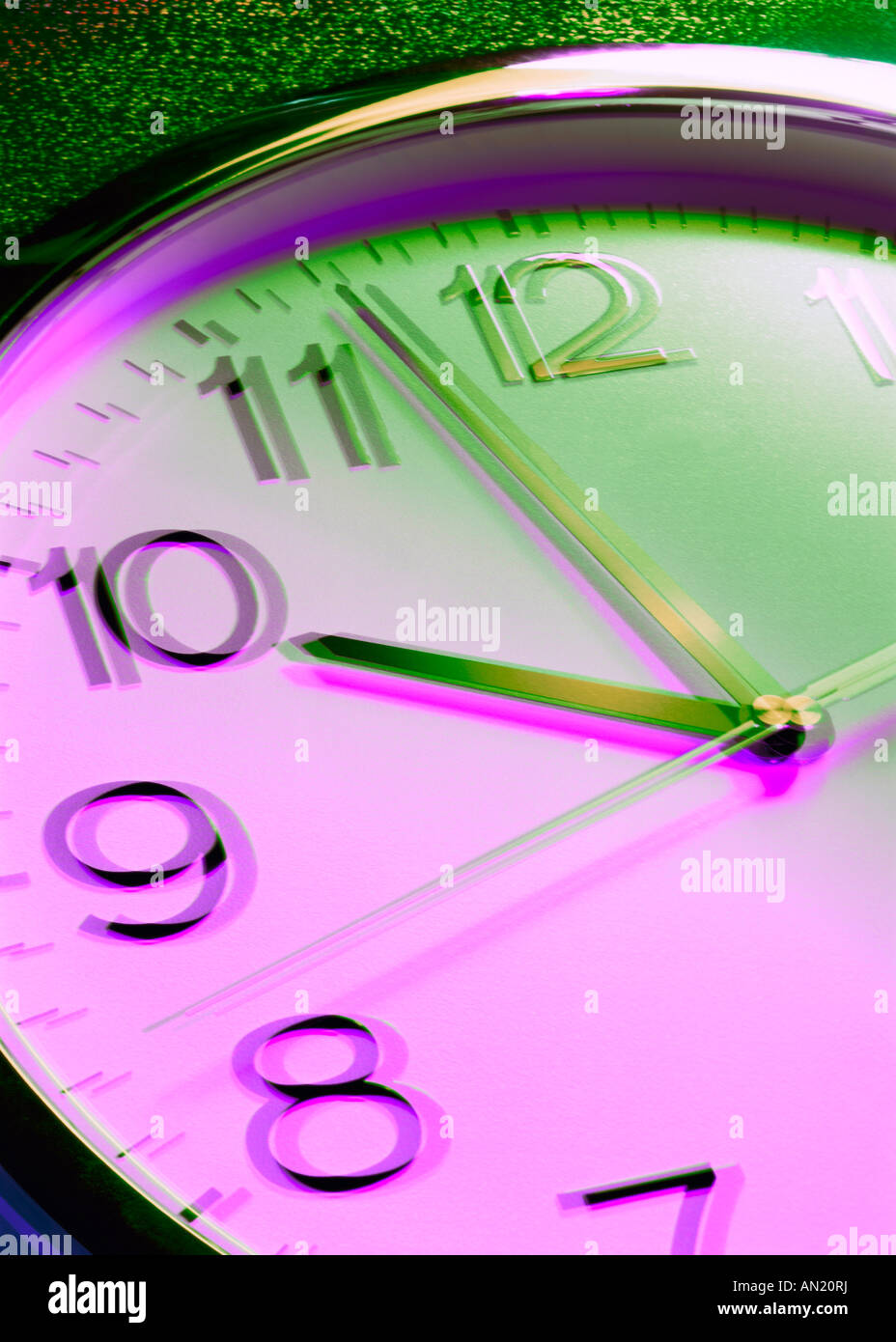 Green clock face hi-res stock photography and images - Alamy