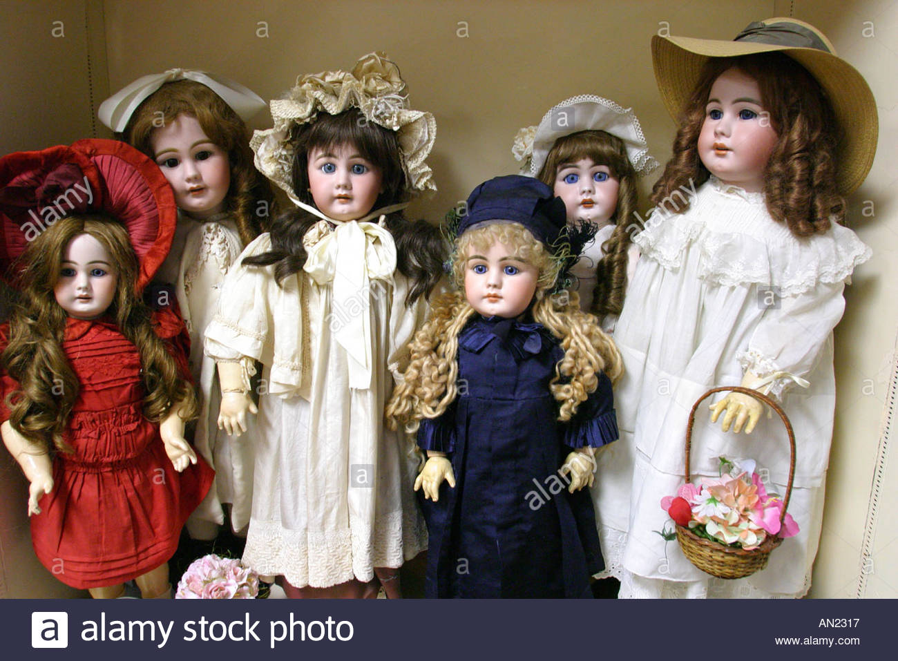 antique doll museums