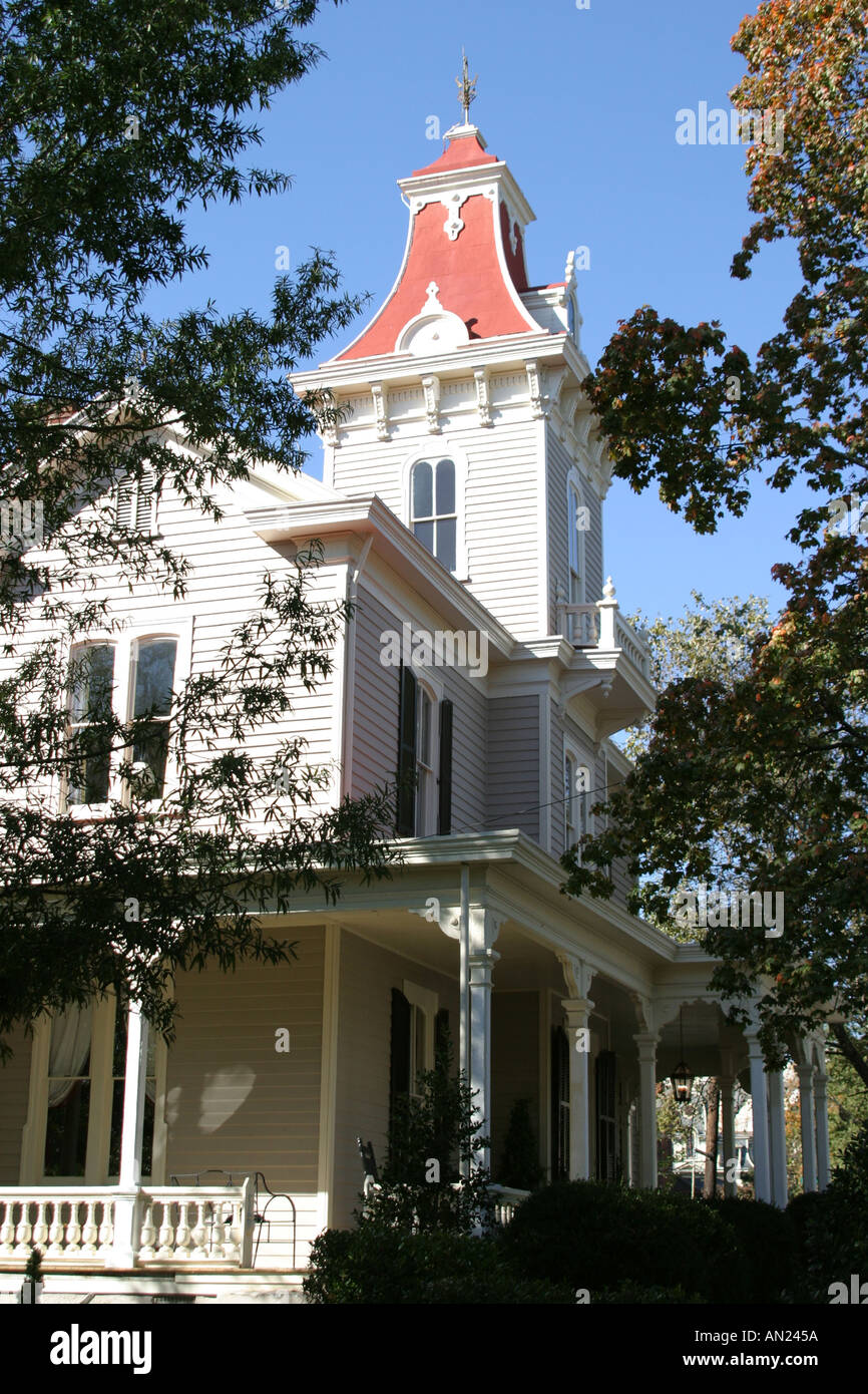 Raleigh North Carolina,historic Oakwood community,Oakwood Inn,hotel