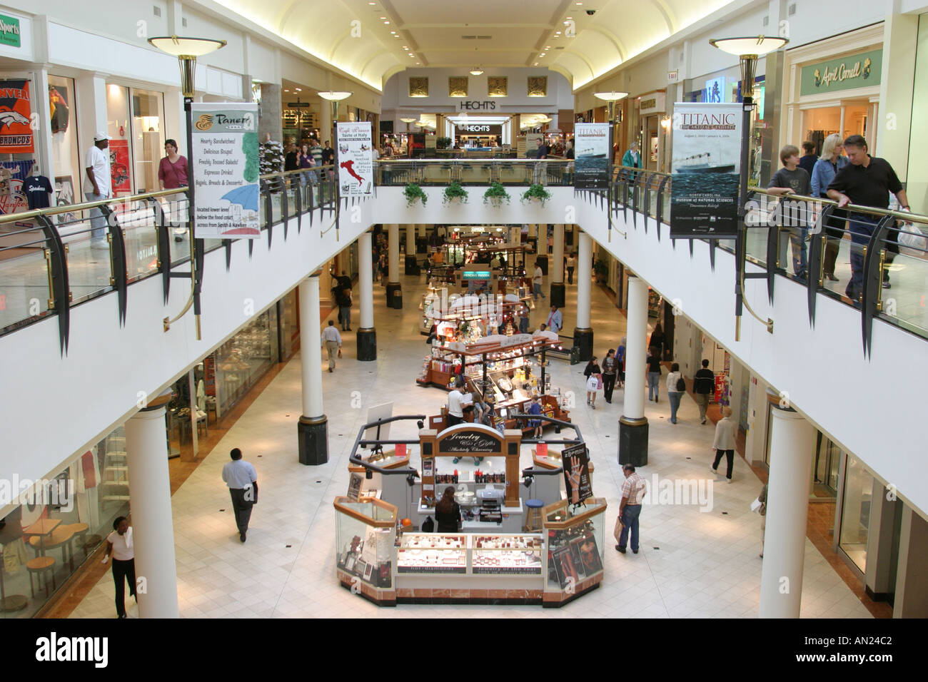 Raleigh North Carolina Crabtree Valley Mall largest shopping center