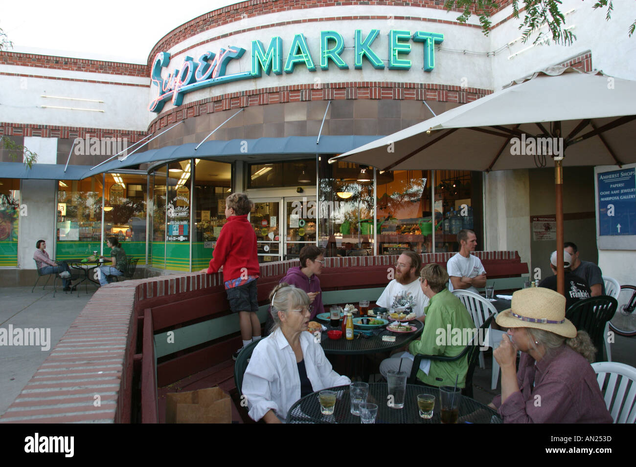 Albuquerque New Mexico,Knob Hill Center,centre,al fresco sidewalk outside outdoors tables,dining,eating out,food,visitors travel traveling tour touris Stock Photo