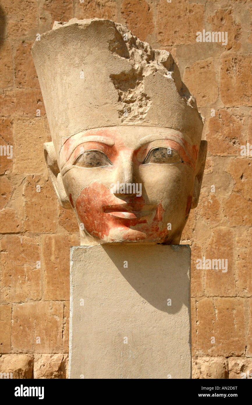 West Bank, Statue Of Queen Hatshepsut Stock Photo Alamy