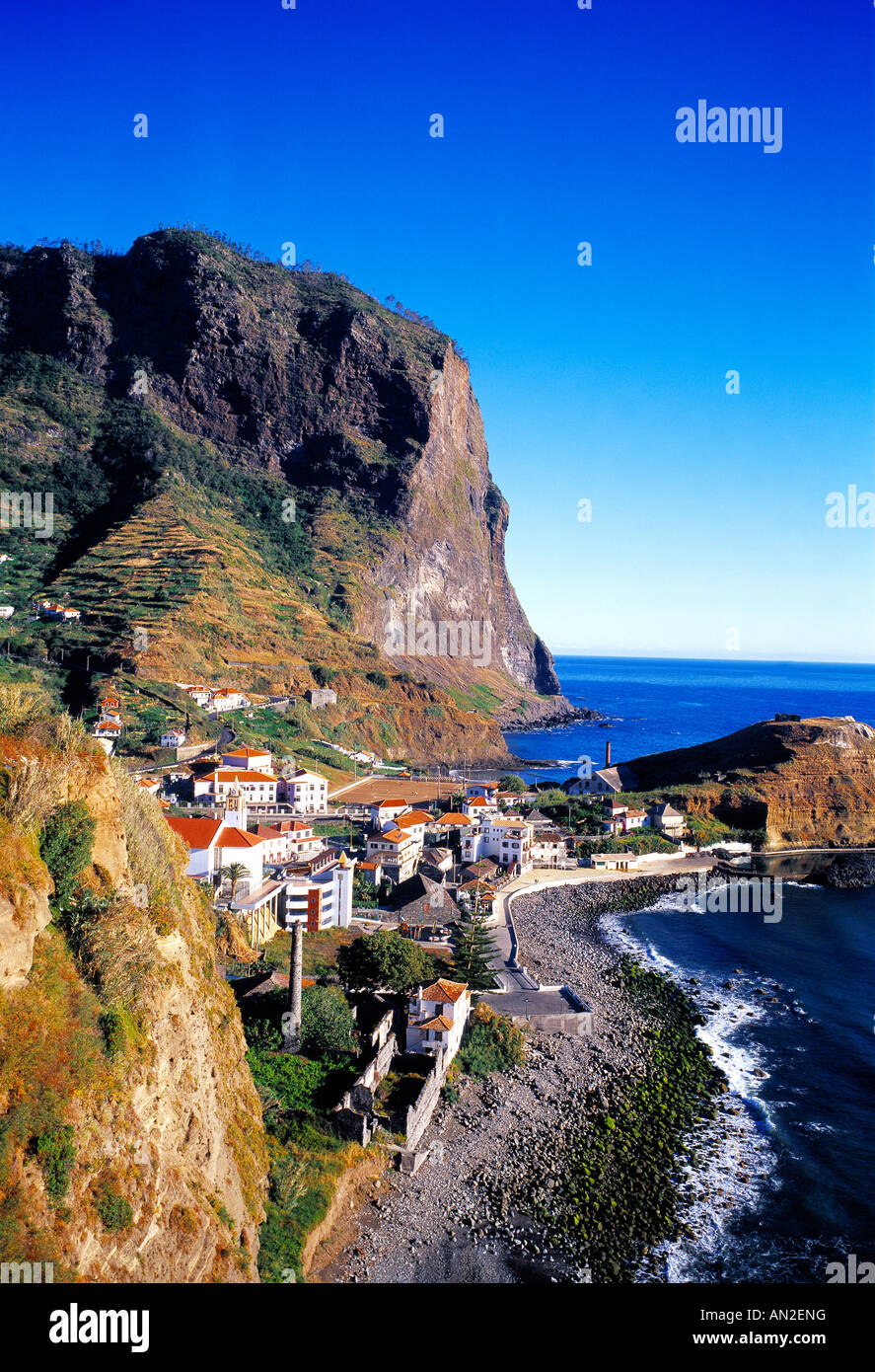 cruz-madeira-north-island-atlantic-hi-res-stock-photography-and-images