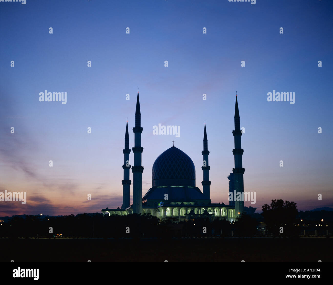 State Mosque State Mosque (Masjid Sultan Salahuddin Abdul Shah Mosque), Selangor ...