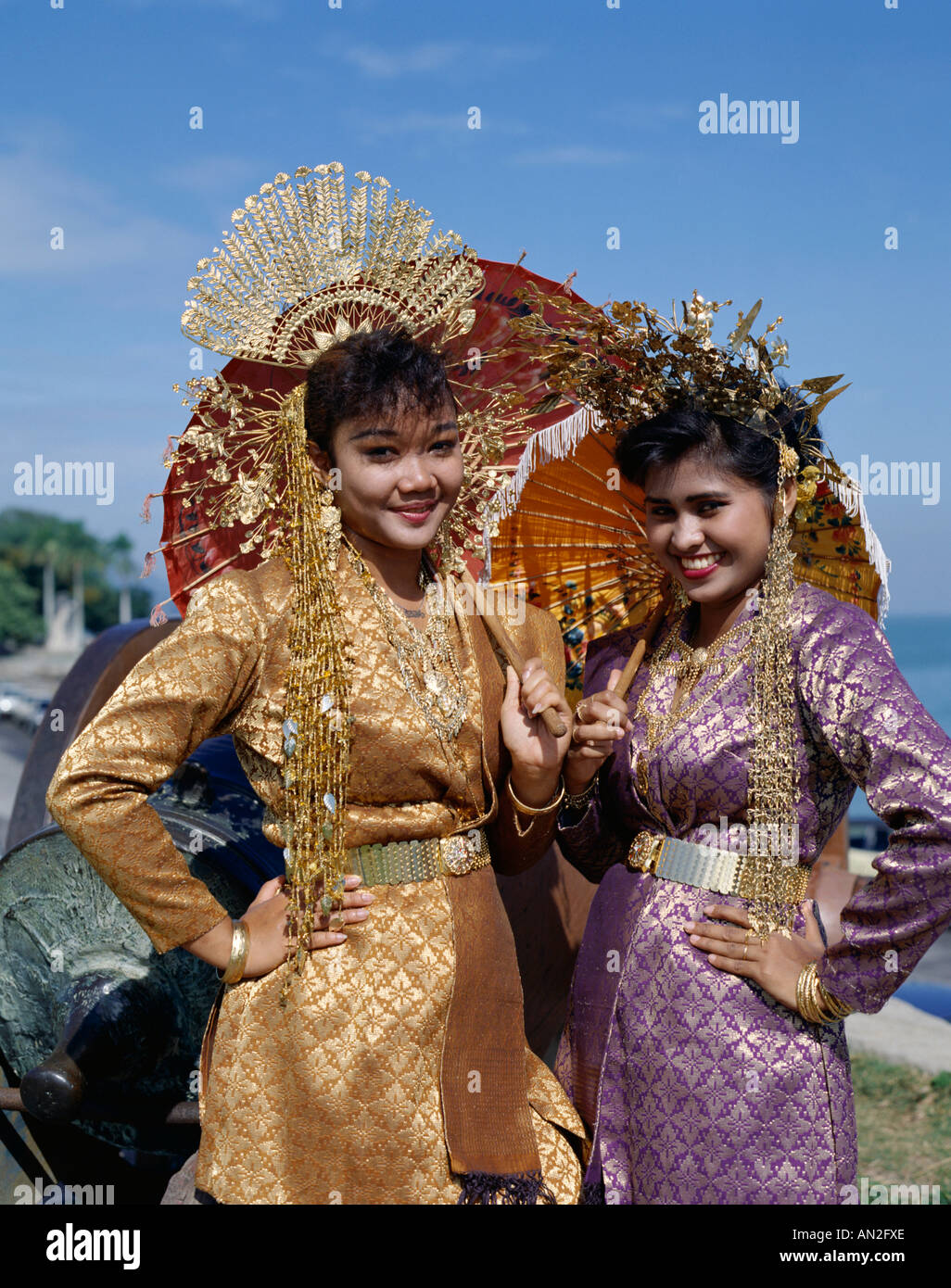Malay girl traditional dress discount