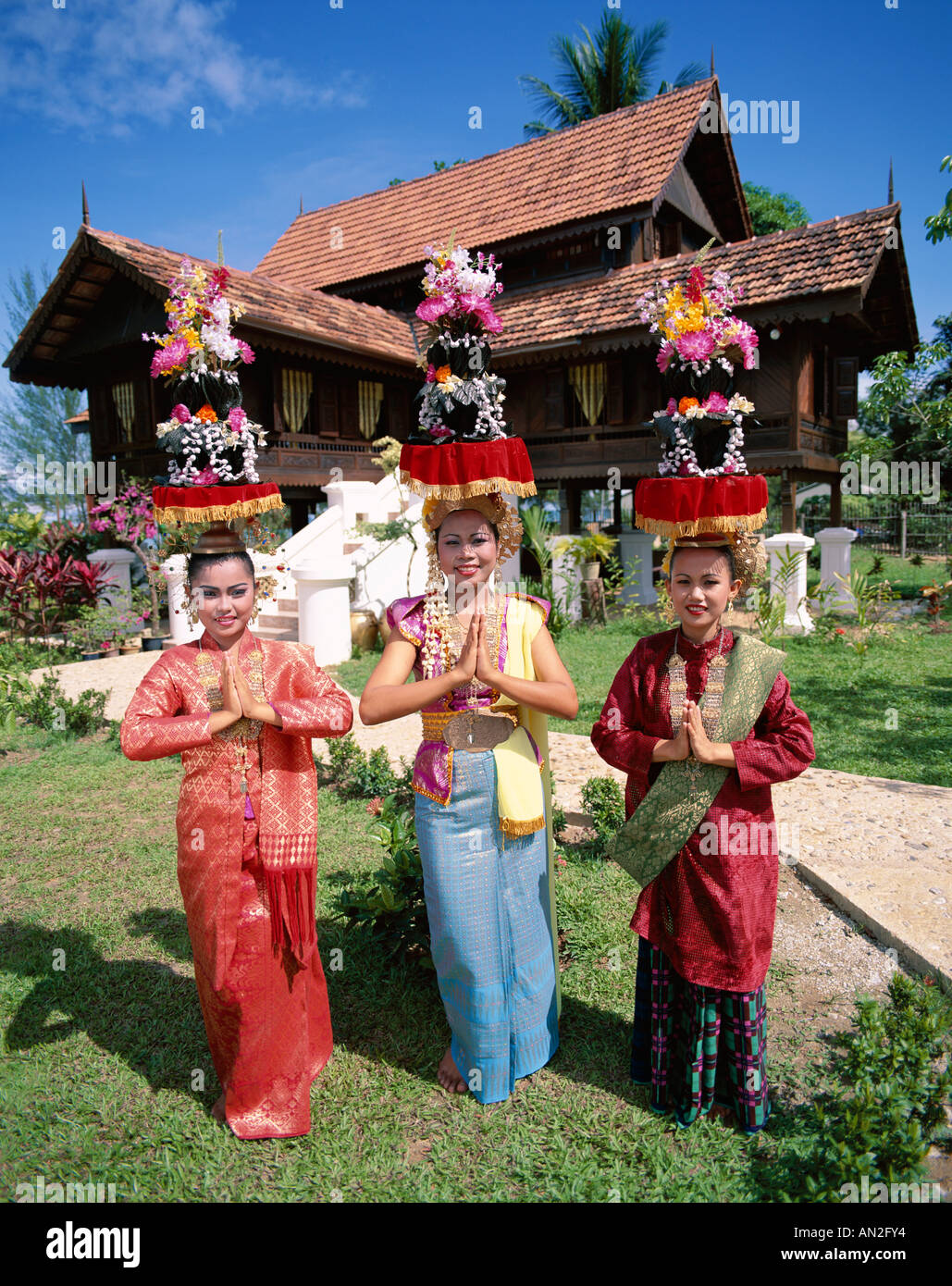 malay traditional costume