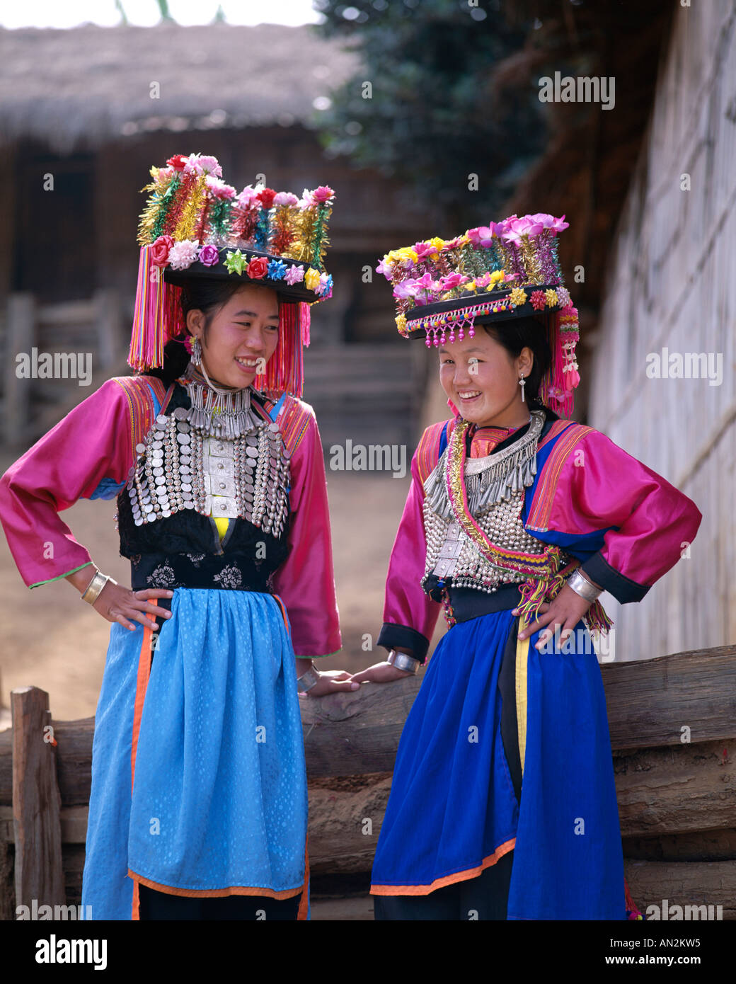 Lisu tribe women hi-res stock photography and images - Alamy