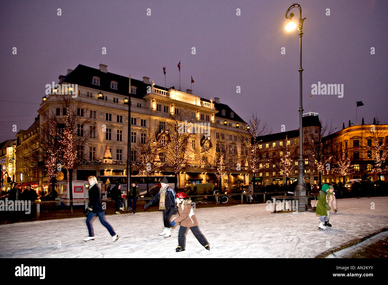 Copenhagen ice skating hires stock photography and images Alamy