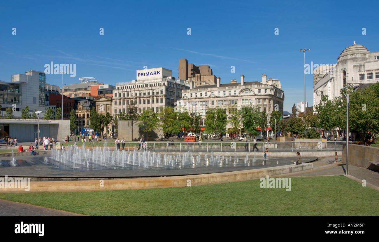 Manchester, Piccadilly Gardens, The Water Feature Stock Photo Alamy