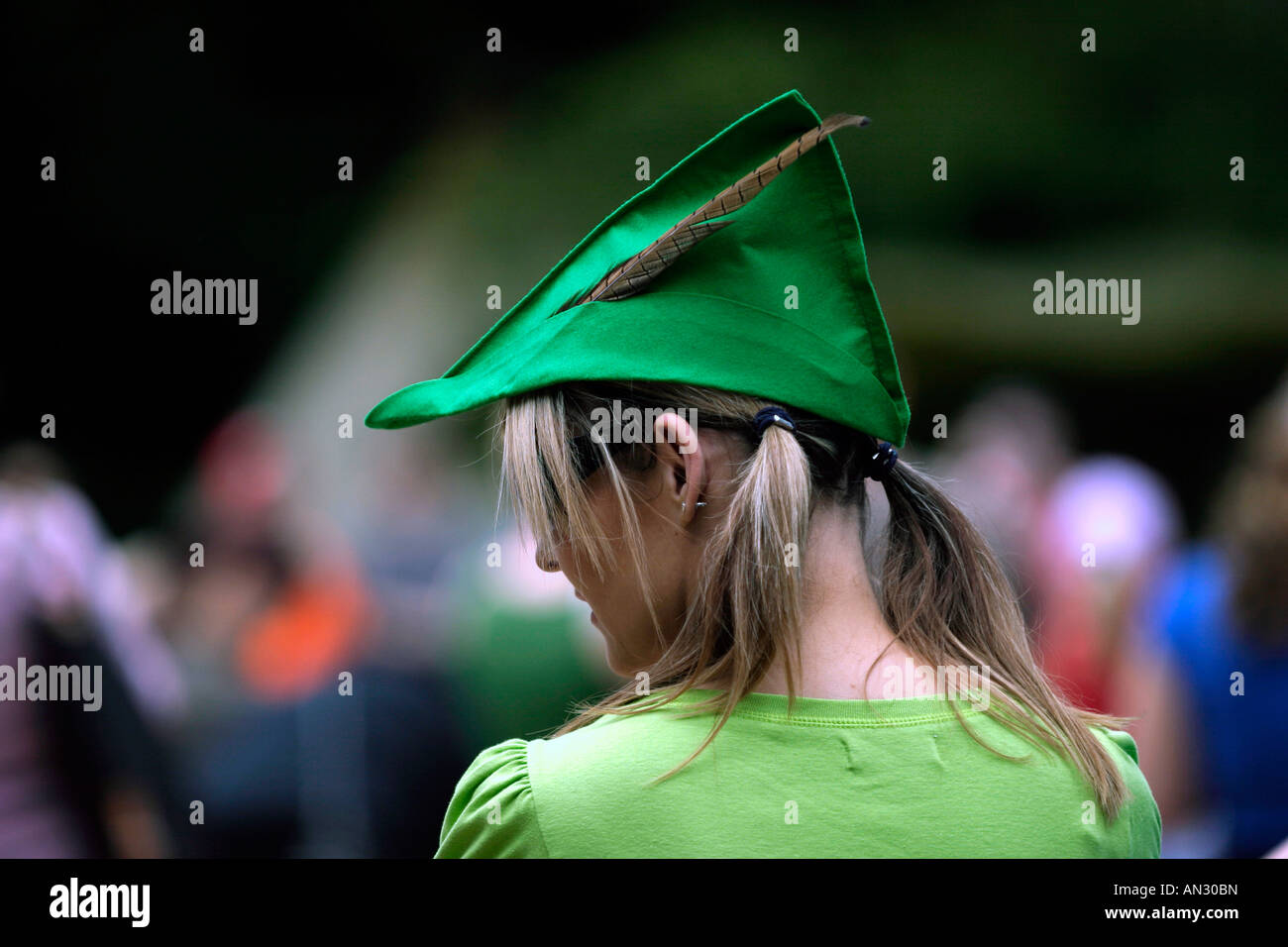 https://c8.alamy.com/comp/AN30BN/girl-wearing-a-robin-hood-hat-AN30BN.jpg