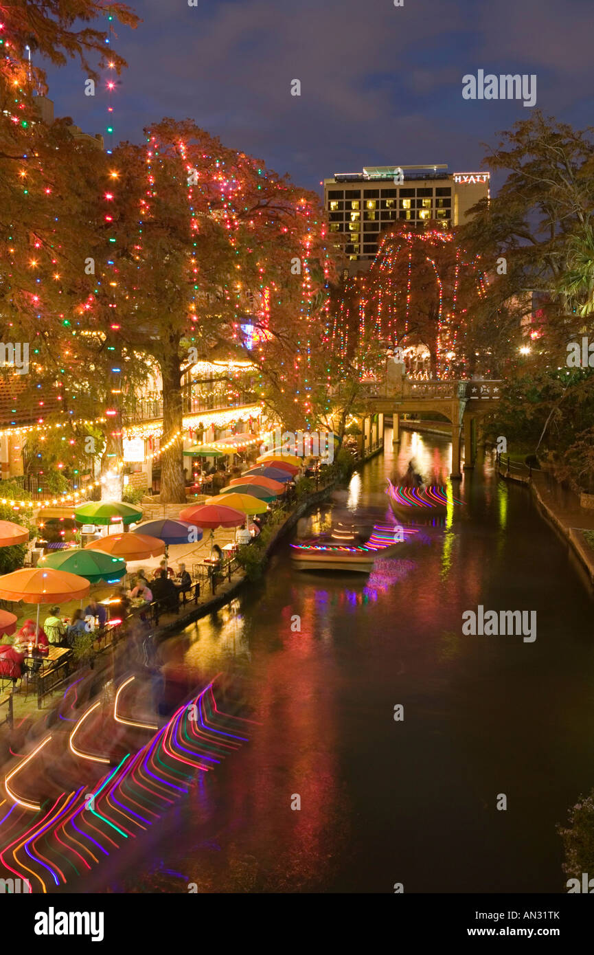 San antonio riverwalk christmas hi-res stock photography and images - Alamy
