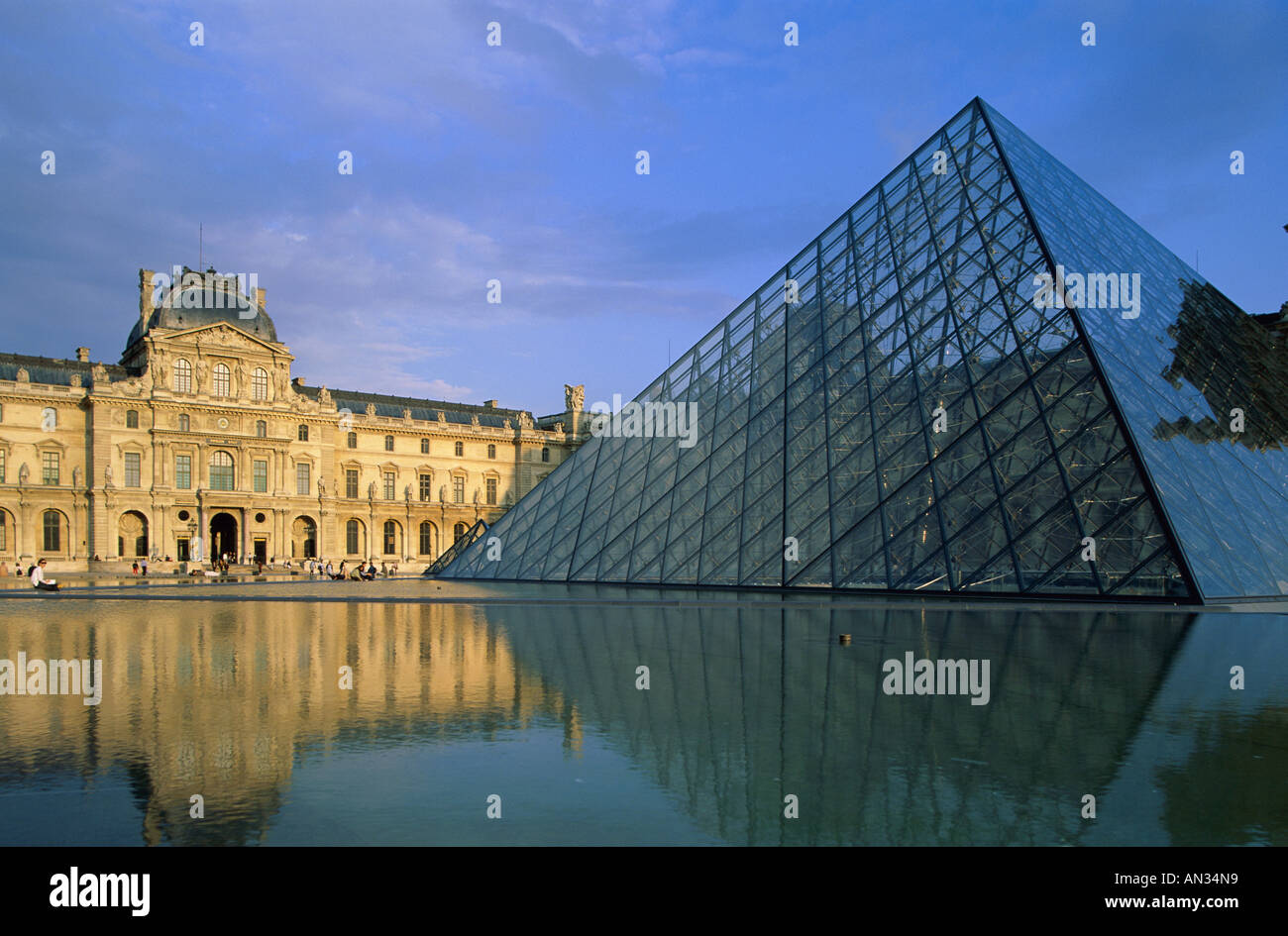 Le Louvre, Paris, France Stock Photo