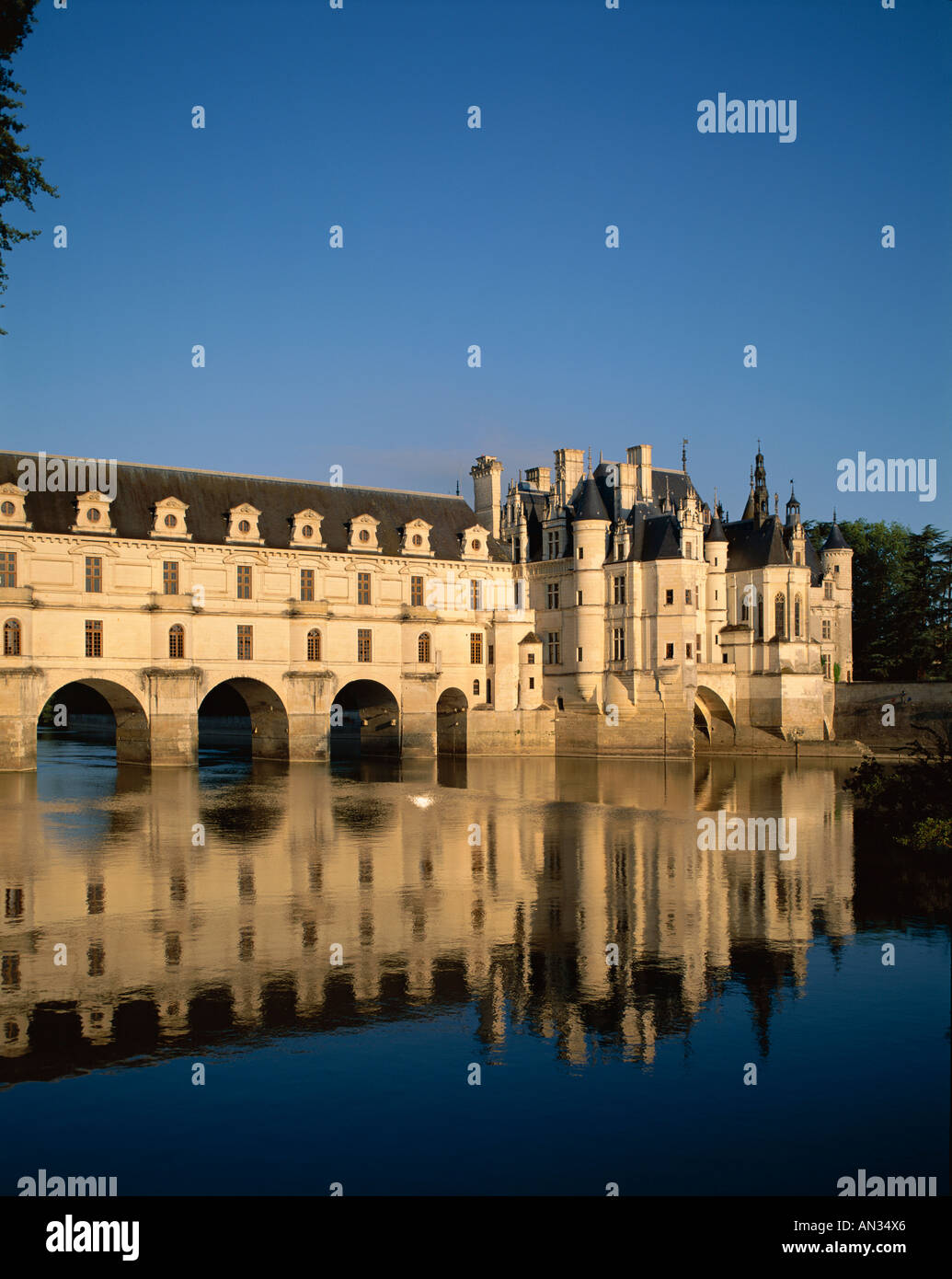 Chenonceau Castle & Cher River, Chenonceau, Loire Valley, France Stock Photo