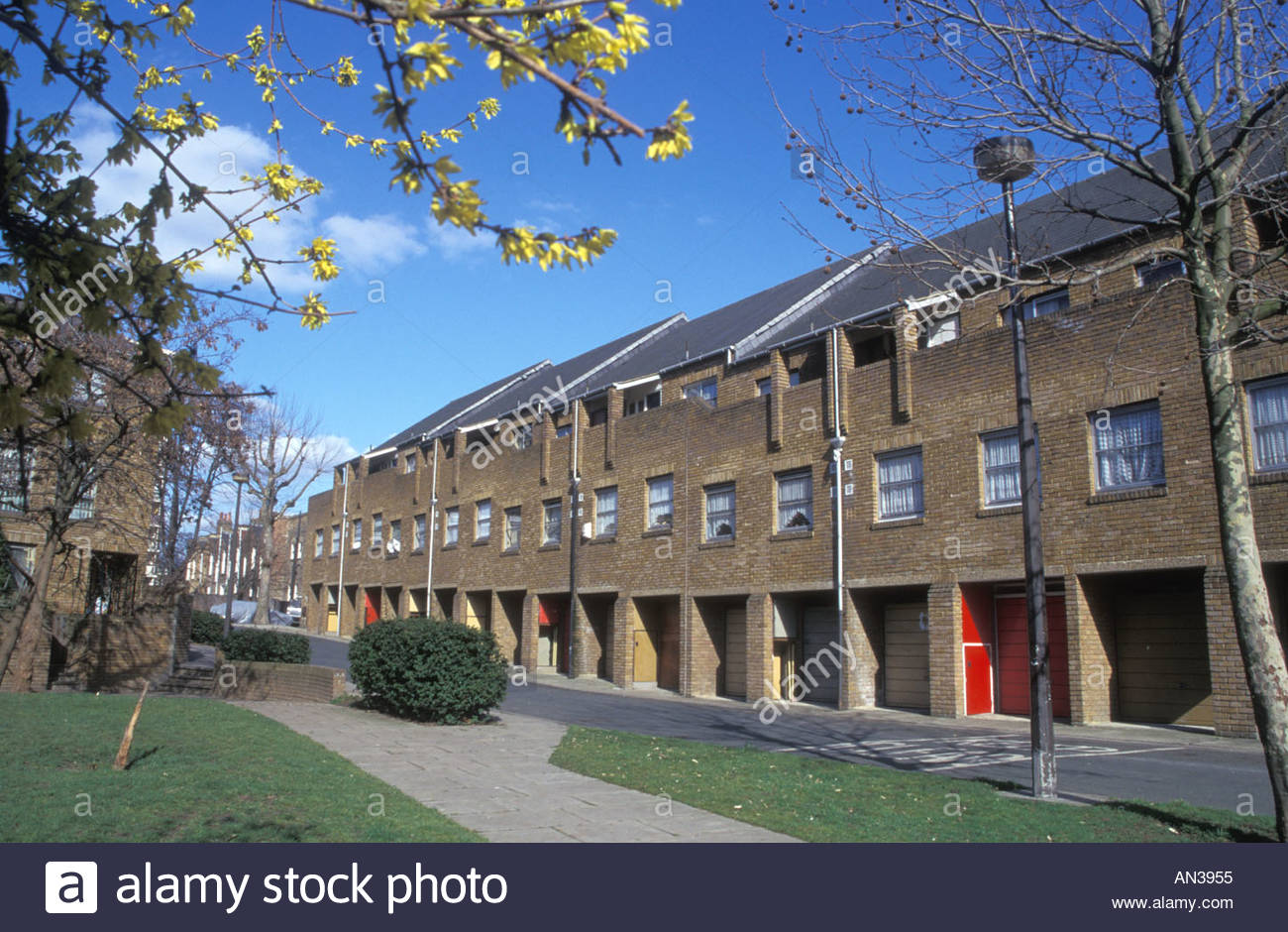 Housing Estate London Stock Photos & Housing Estate London Stock Images