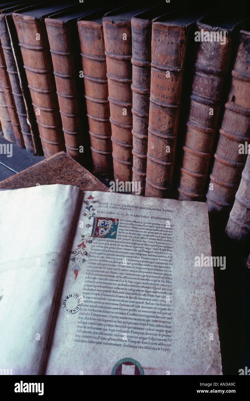 Valuable manuscripts hi-res stock photography and images - Alamy