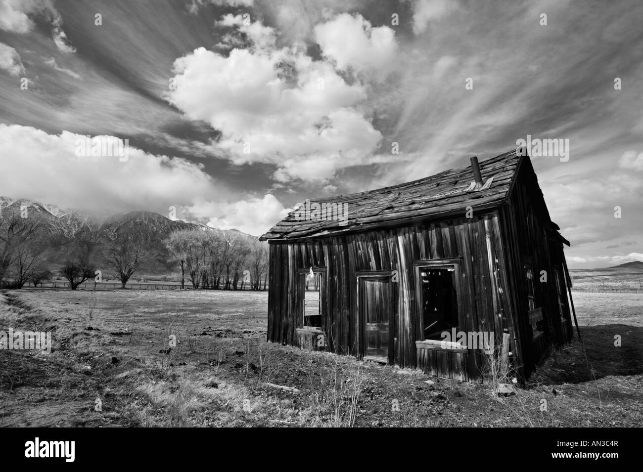 Historic cabin Black and White Stock Photos & Images - Alamy