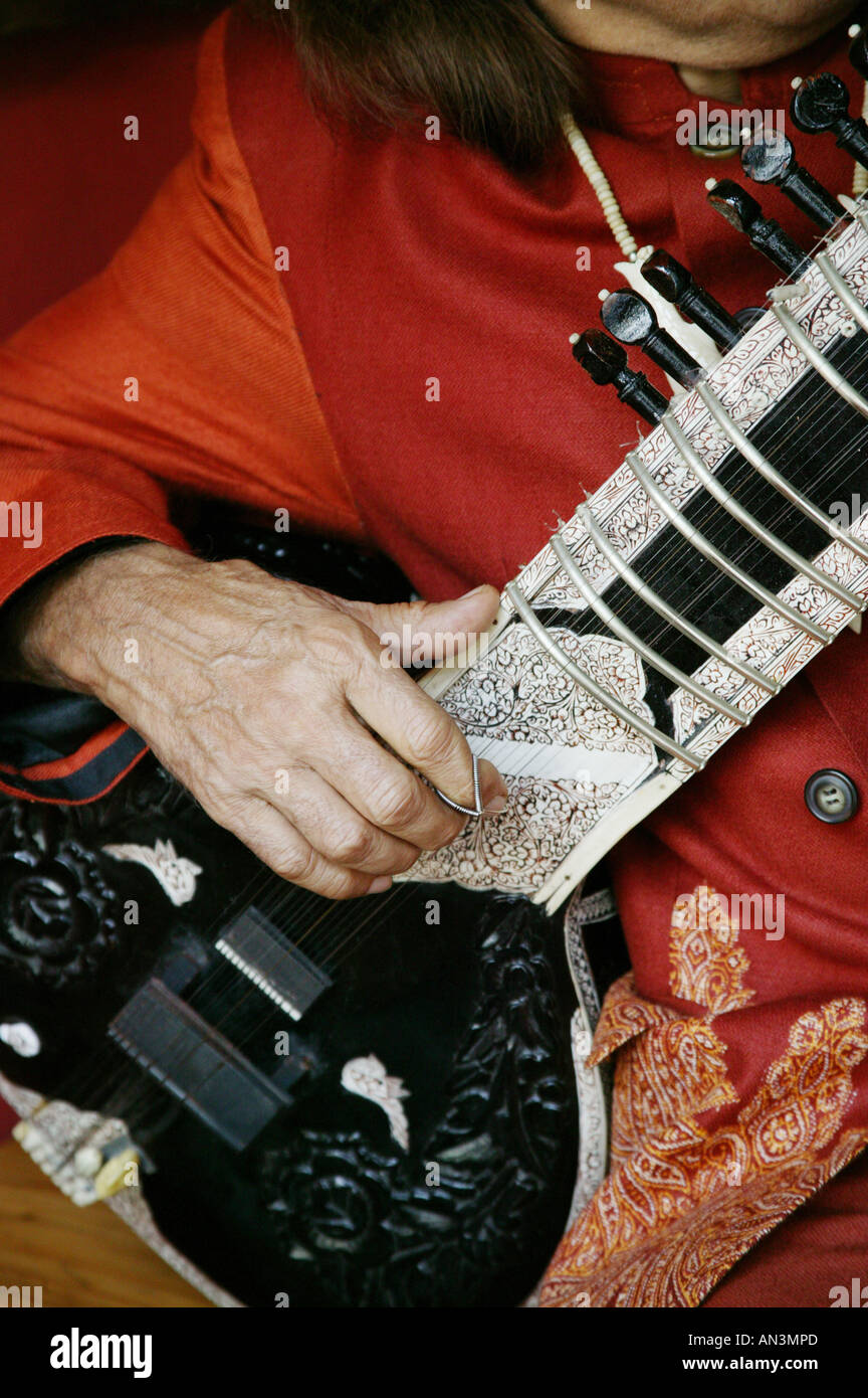 Sitar player hires stock photography and images Alamy