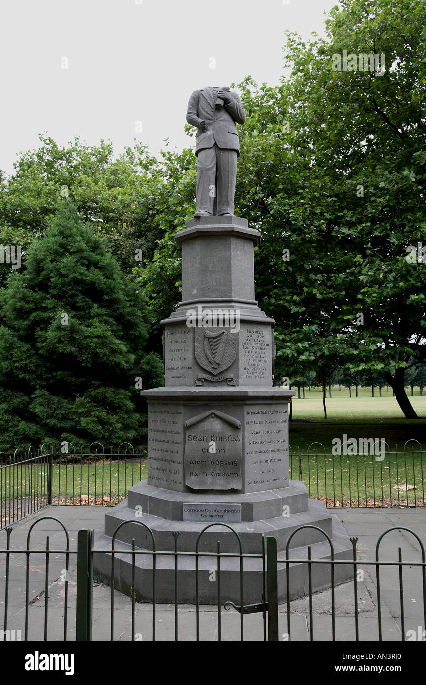 beheaded-statue-of-sean-russell-fairview-park-dublin-3-ireland-AN3RJ0.jpg
