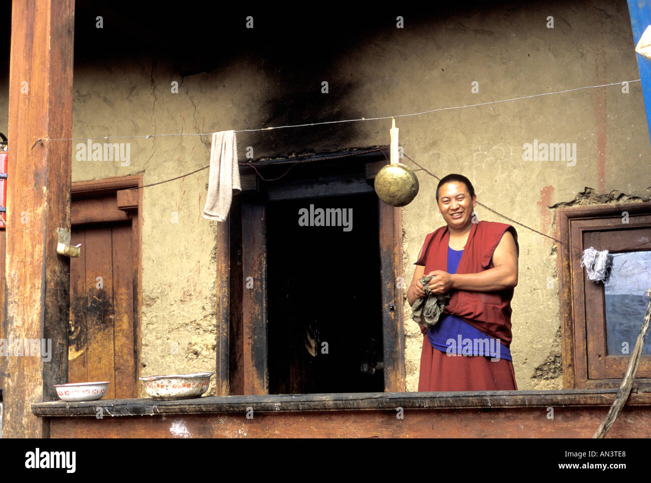 Buddhist kitchen china hi-res stock photography and images - Alamy