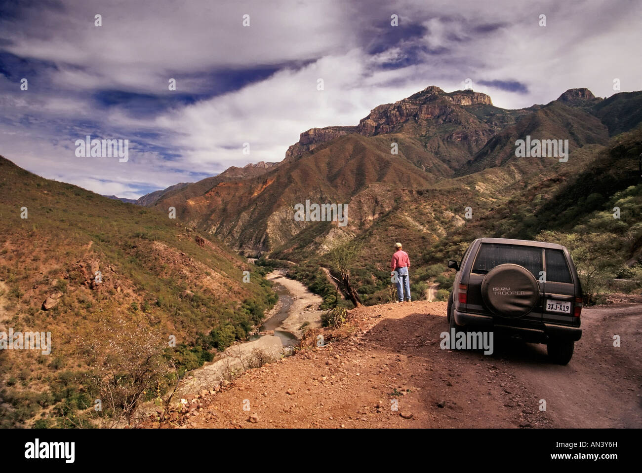 Tourist, 4WD vehicle on road to Batopilas, Barranca de Batopilas, in Copper Canyon (Barranca del Cobre), Mexico Stock Photo