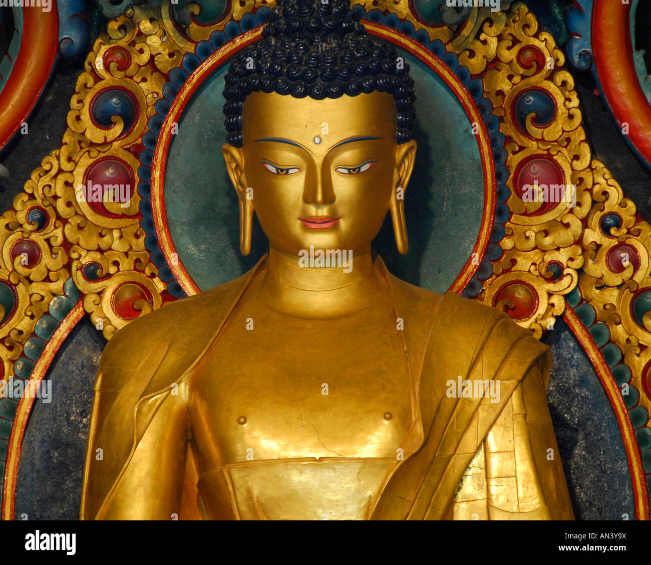Golden Buddha statue in Bodhgaya Stock Photo Alamy