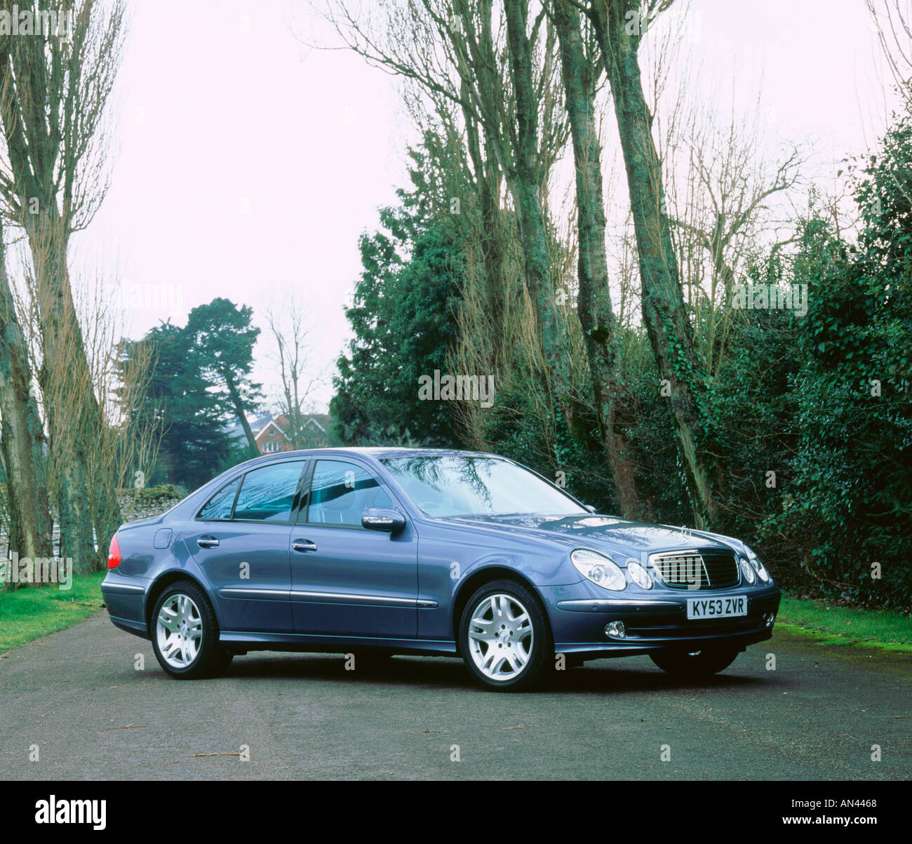 2003 Mercedes Benz E320 cdi Avantgarde Stock Photo - Alamy