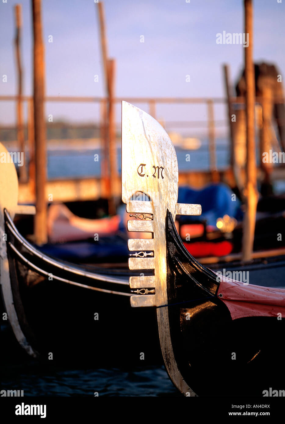 Gondola red hi-res stock photography and images - Alamy