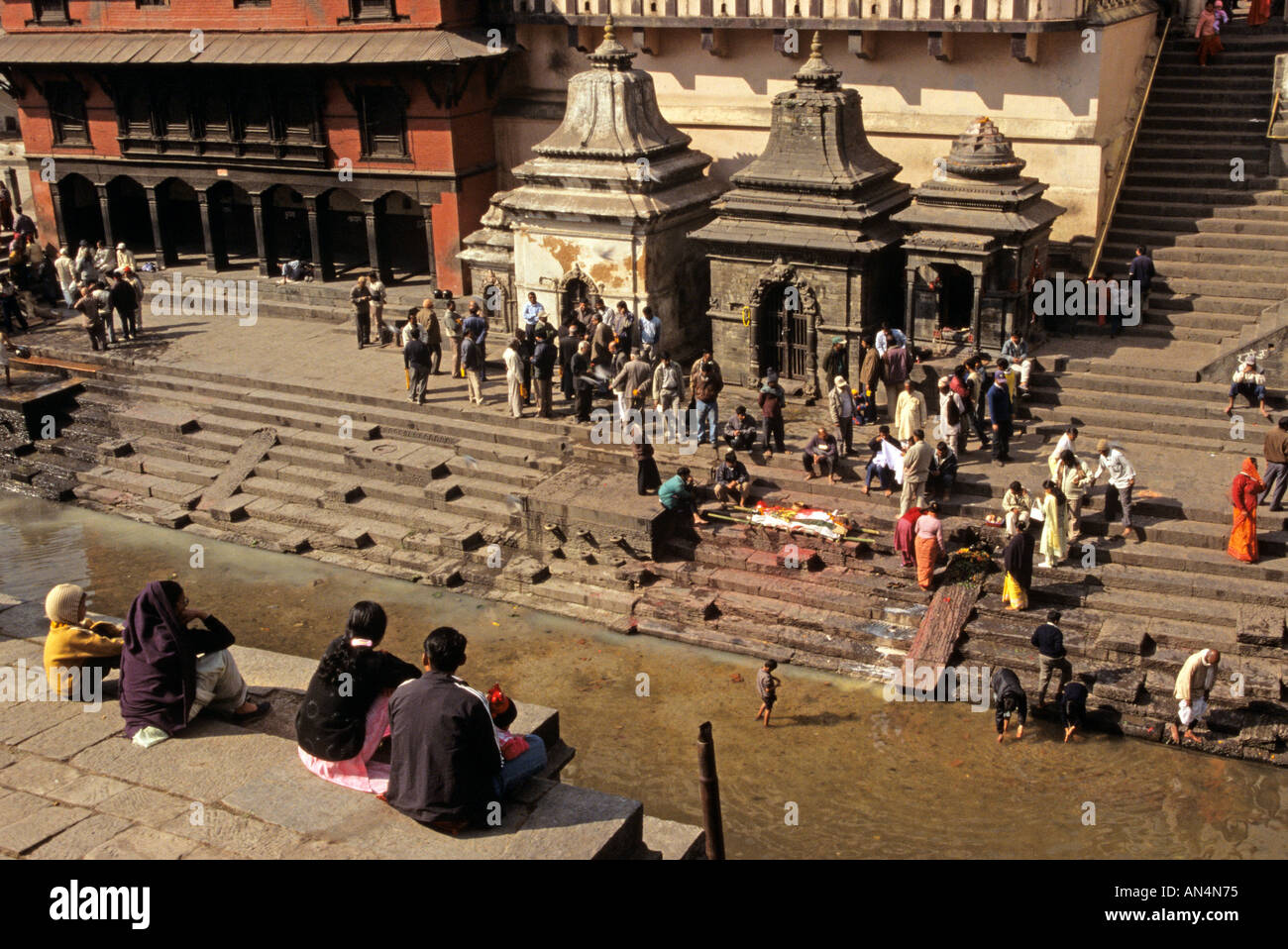 Funeral Pyre at the Gatz ghats kathmandu Stock Photo Alamy