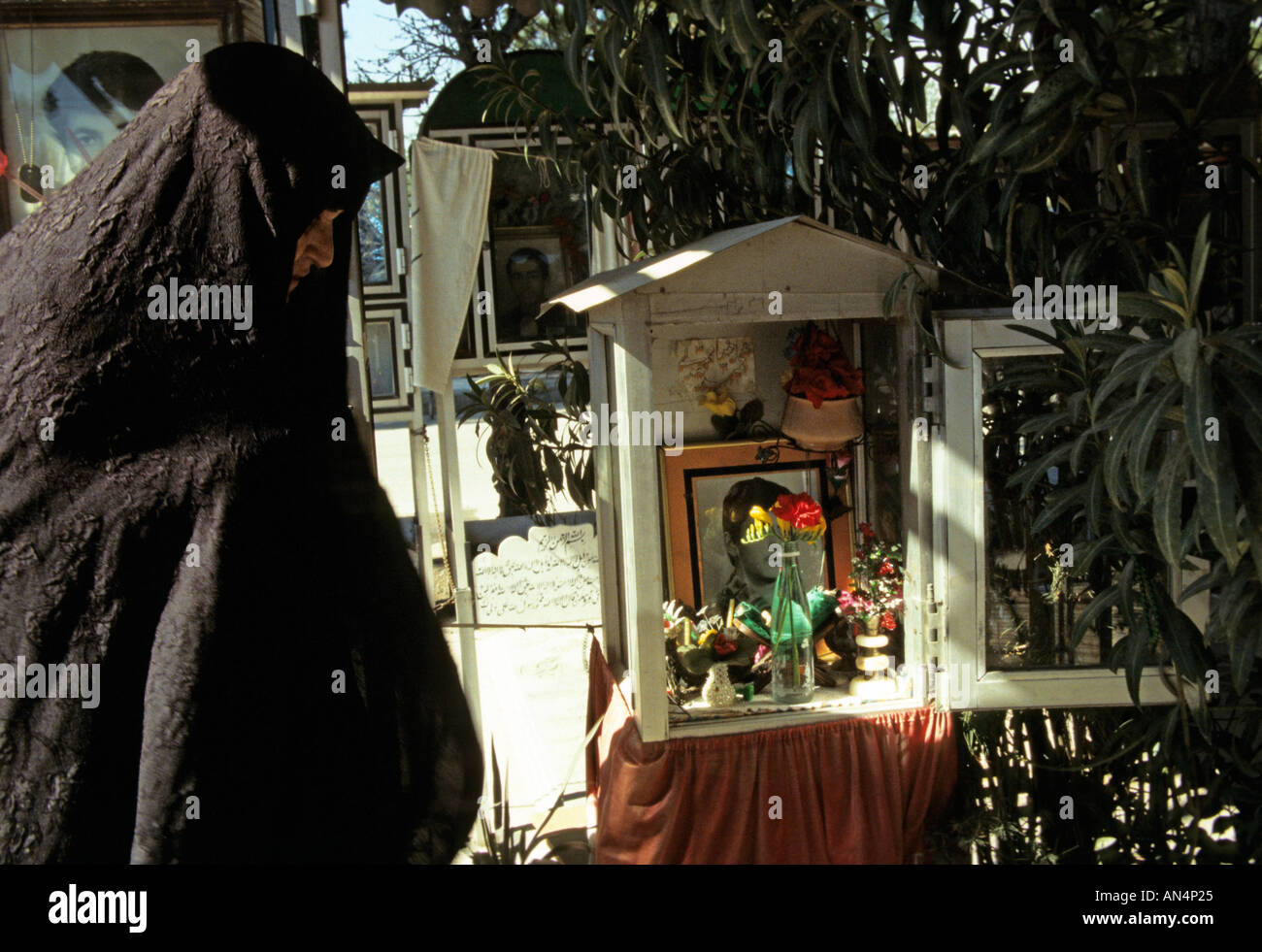 Female victims of war hi-res stock photography and images - Alamy
