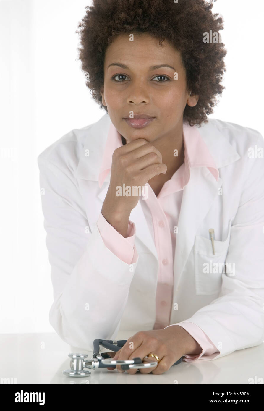 Black female doctor hi-res stock photography and images - Alamy