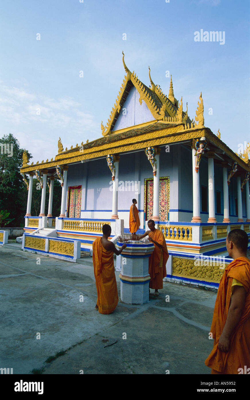 Khmer Pagoda with resident monks in Soc Trang Vietnam Stock Photo - Alamy