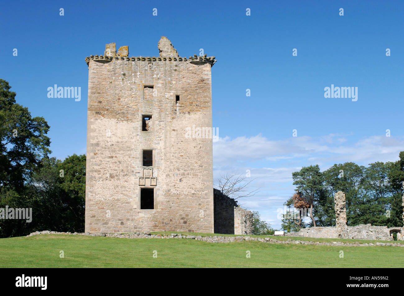 Spynie Palace once the fortified residence of the Bishops of Moray, Elgin.  XPL 3233-322 Stock Photo