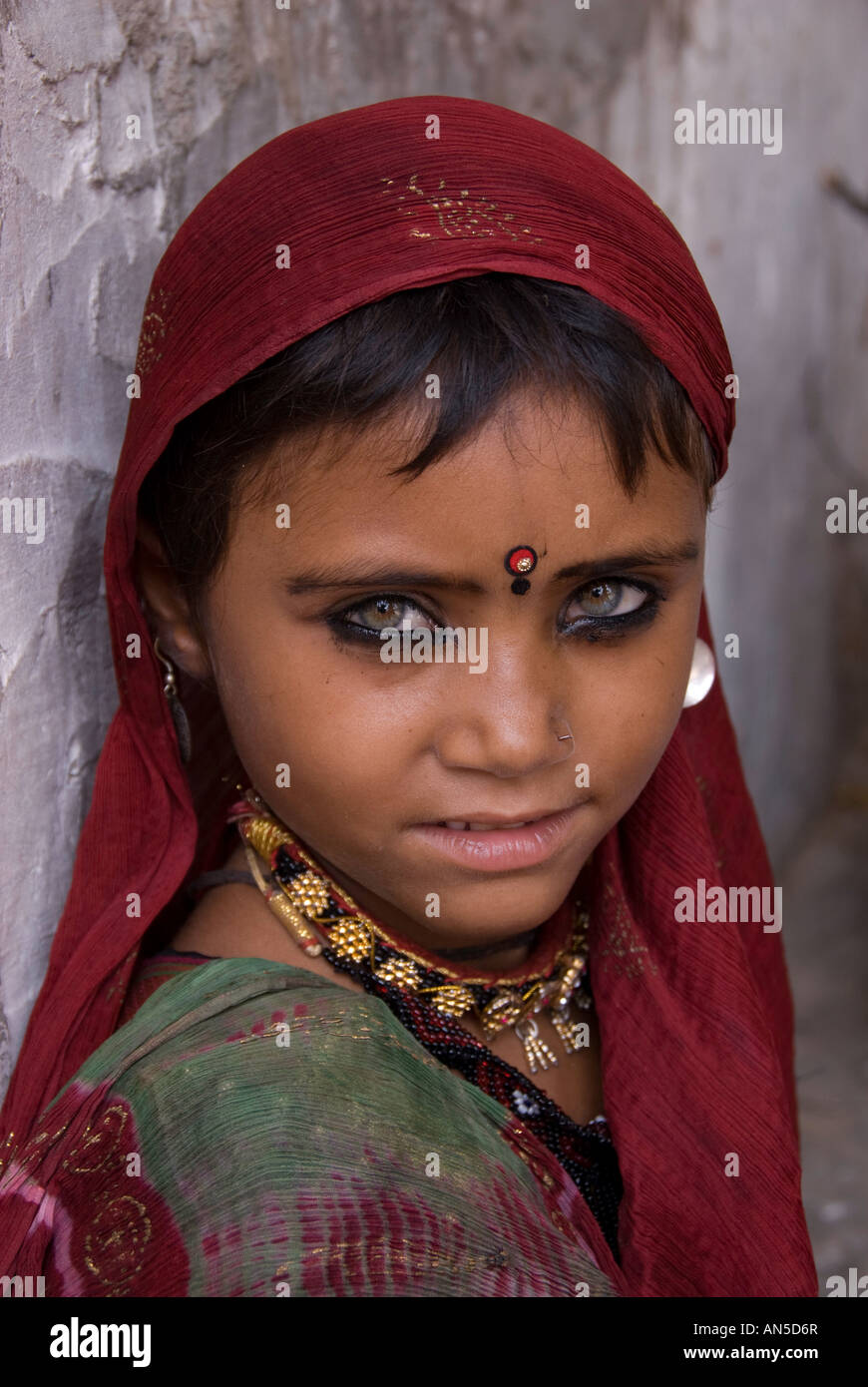 Portrait of a smiling gypsy girl from Rajasthan, India Stock Photo - Alamy