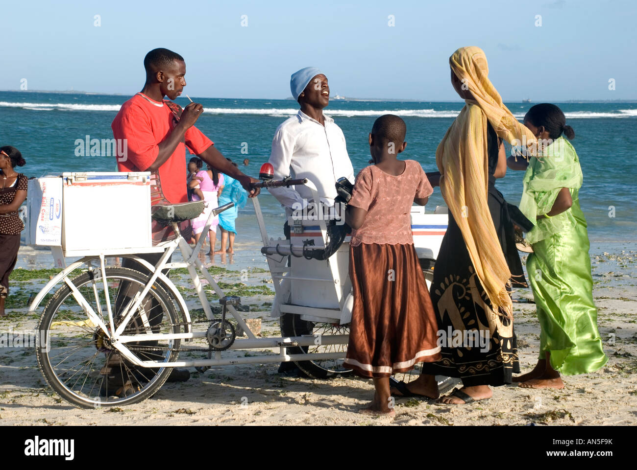 icecream vendor, coco beach, dar es salaam, tanzania Stock Photo Alamy
