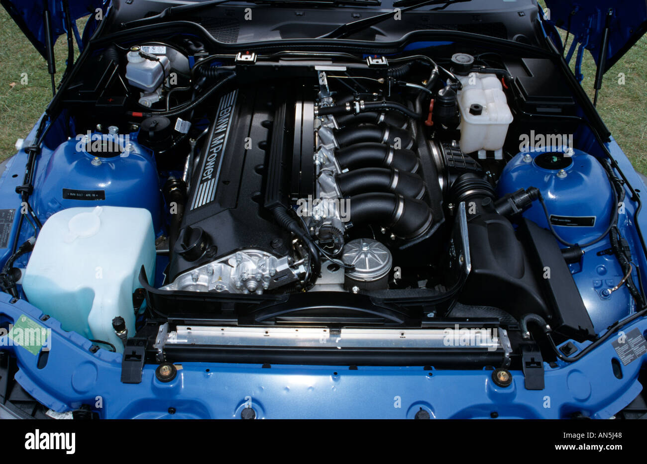 Z3m Engine Bmw vehicle engines hi-res stock photography and images - Alamy