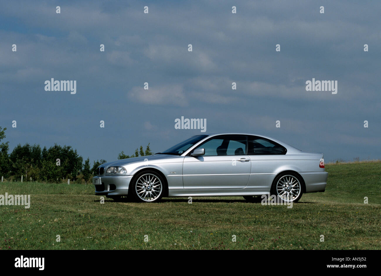 bmw m3 e46 2006 vs bmw 335i size bmw m3 e46 2006 vs bmw 335i size
