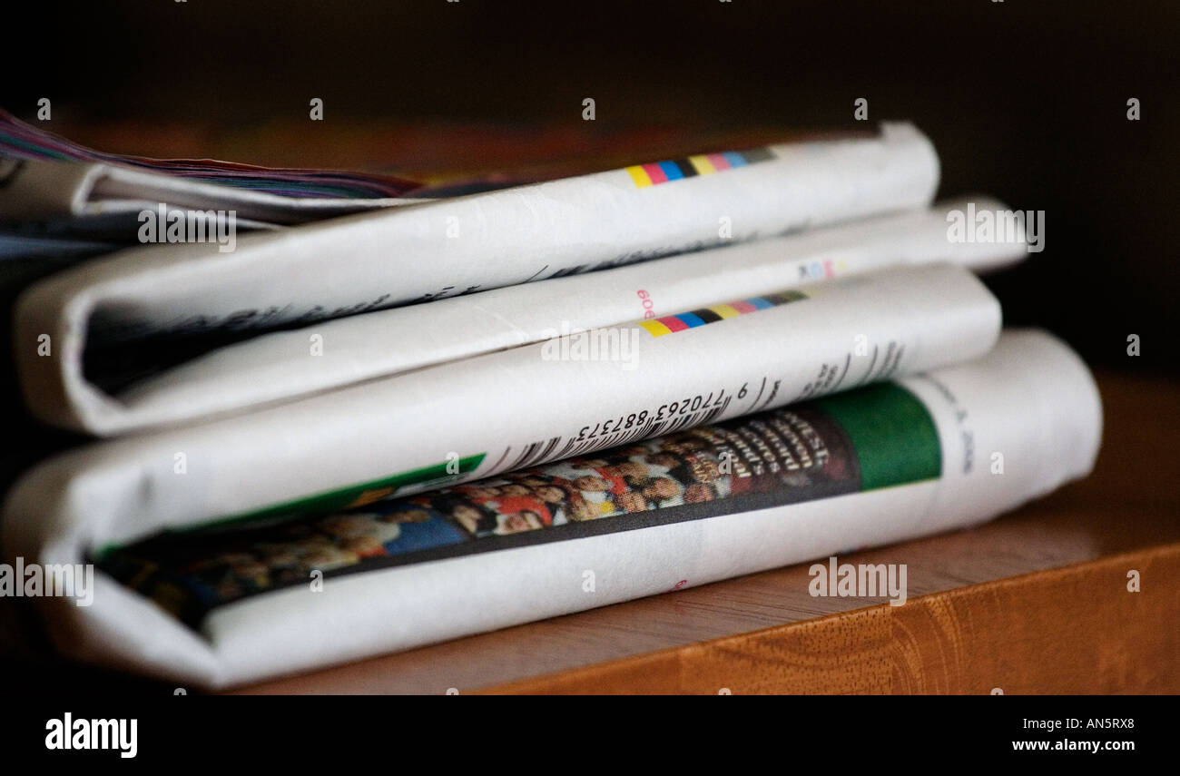 Stack of news paper hi-res stock photography and images - Alamy