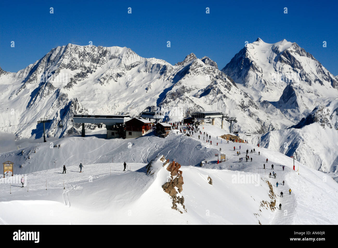 Skiable field, les trois vallees. La Vizelle 2659 m  Courchevel, Savoie, France Stock Photo