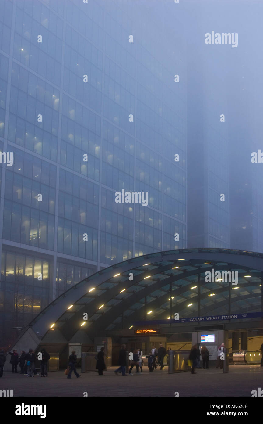 Canary Wharf Underground Station London Stock Photo - Alamy