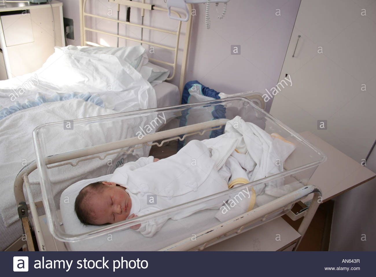 newborn cot