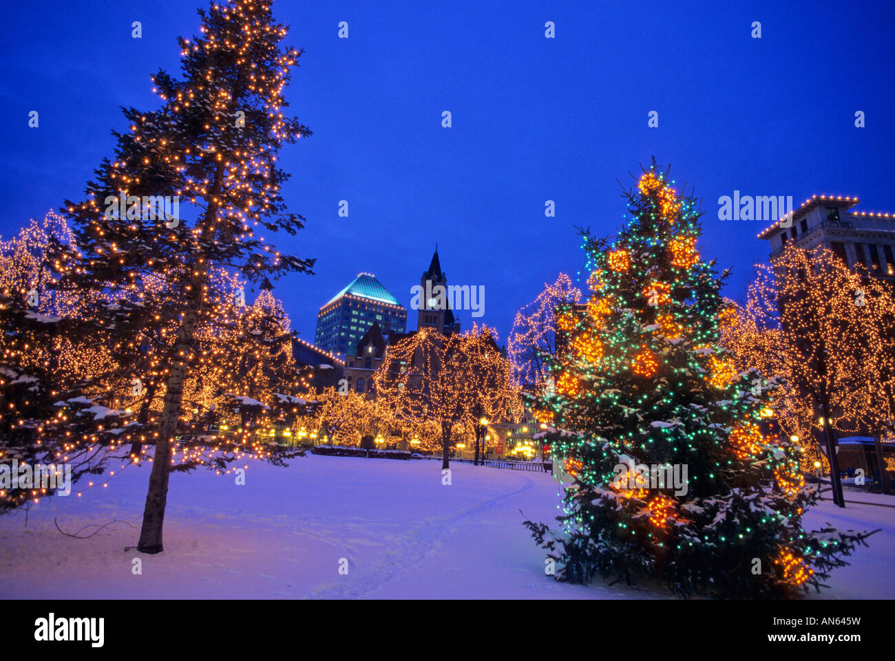 Best Christmas Lights St Paul Minneapolis 2022 Rice Park Saint Paul High Resolution Stock Photography And Images - Alamy