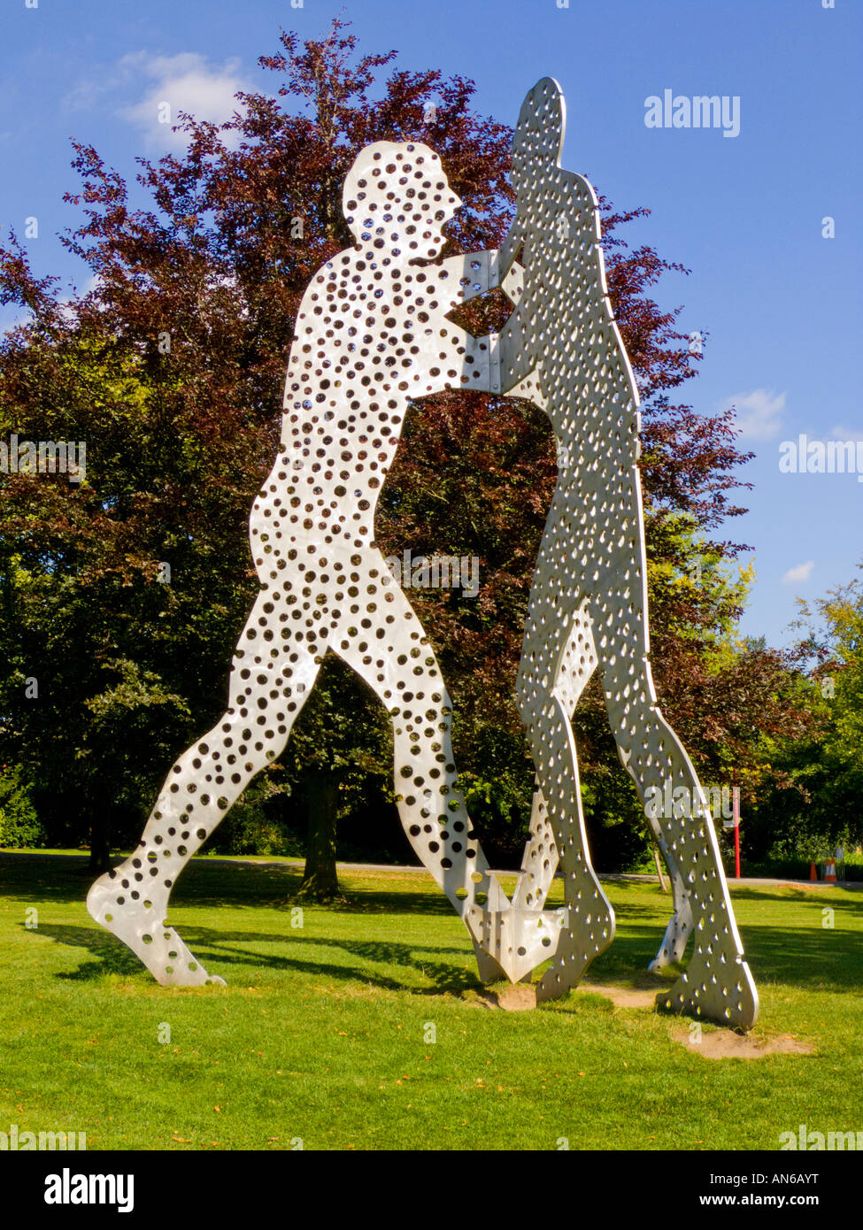 Yorkshire Sculpture Park Molecule Man 1 1 1 By Jonathan Borofsky 1990 yorkshire-sculpture-park-molecule-man-1-1-1-by-jonathan-borofsky-1990