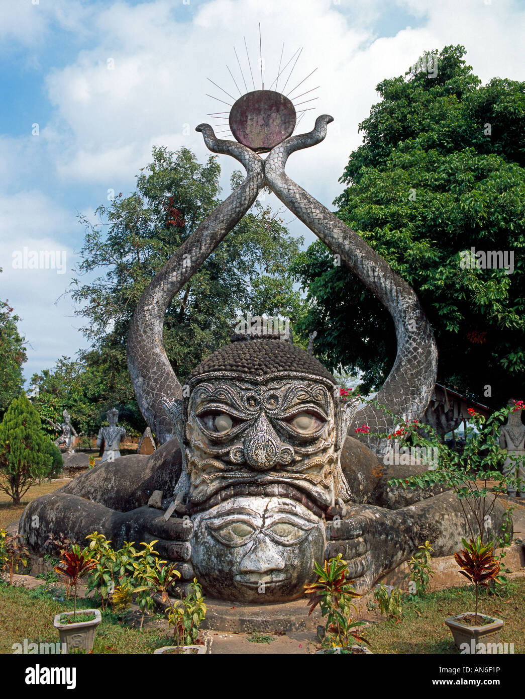 Dämon im Buddhapark Xieng Khuan demon in the Buddhapark Xieng Khuan Stock Photo