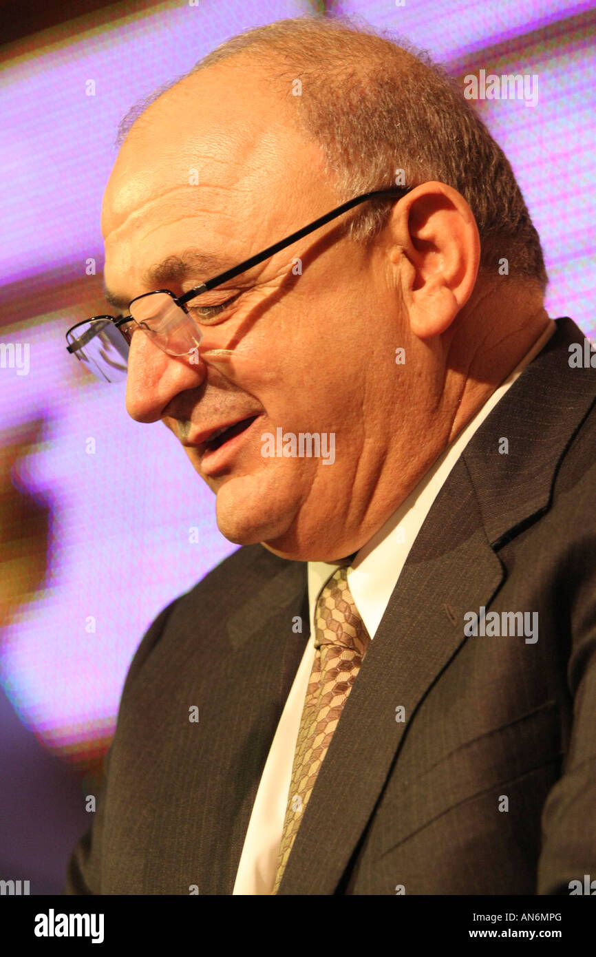 Yitzhak tshuva hi-res stock photography and images - Alamy