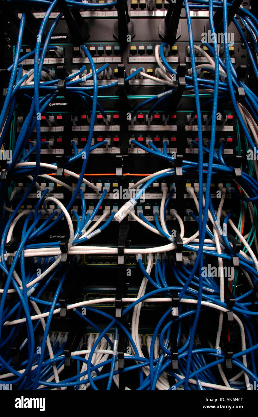 Patch bay cables hires stock photography and images Alamy