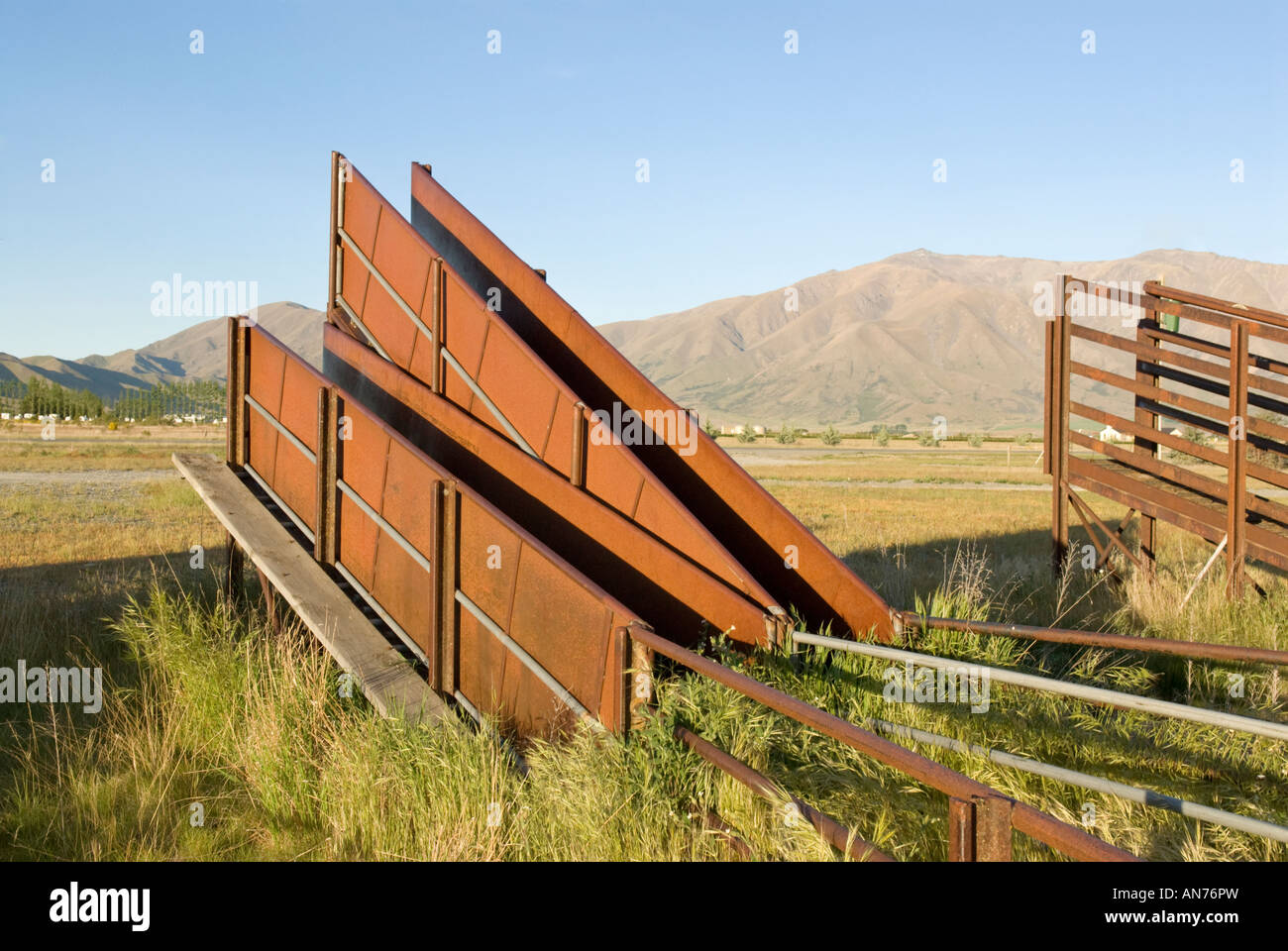 Yard ramps hi-res stock photography and images - Alamy